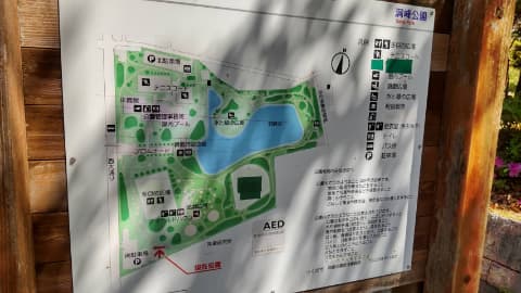 洞峰公園の地図が設置されている