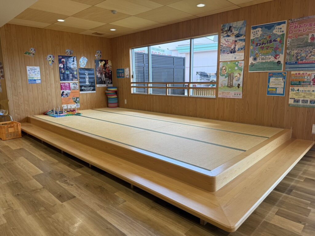 畳の小上がりが設けられている